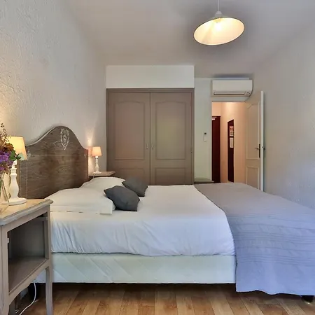 Logis Castel Mouisson ברבנטנה