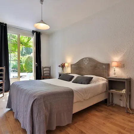 Logis Castel Mouisson 3* ברבנטנה
